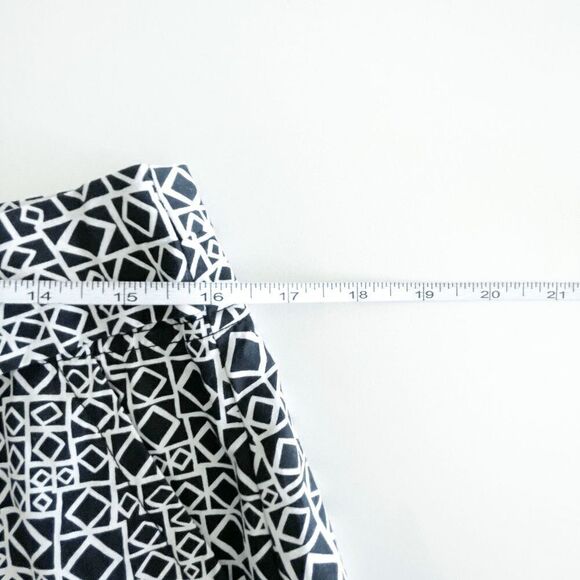 BCBGMAXAZRIA Women's Knee Length Skirt Abstract Black White Size 6 - Picture 7 of 8